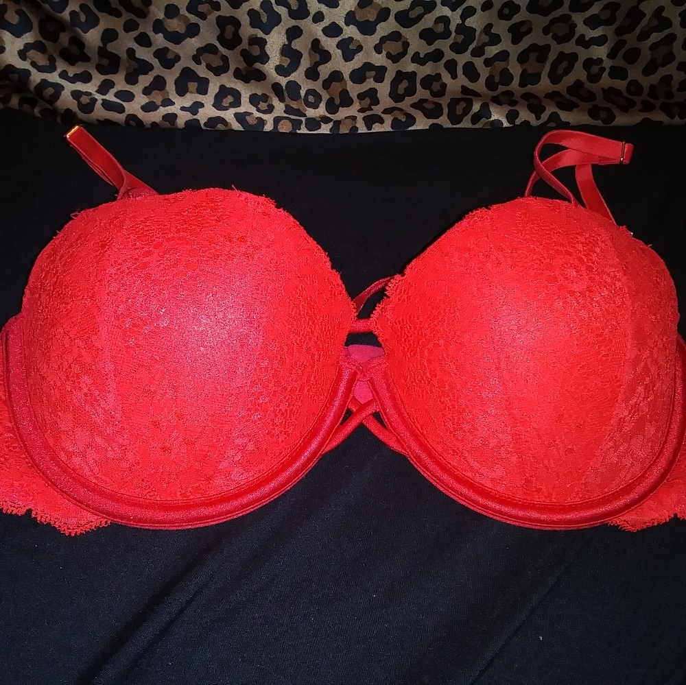 PINK Victoria's Secret Date push up bra